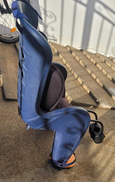 Cadeira para bicicleta para transporte de crianças.