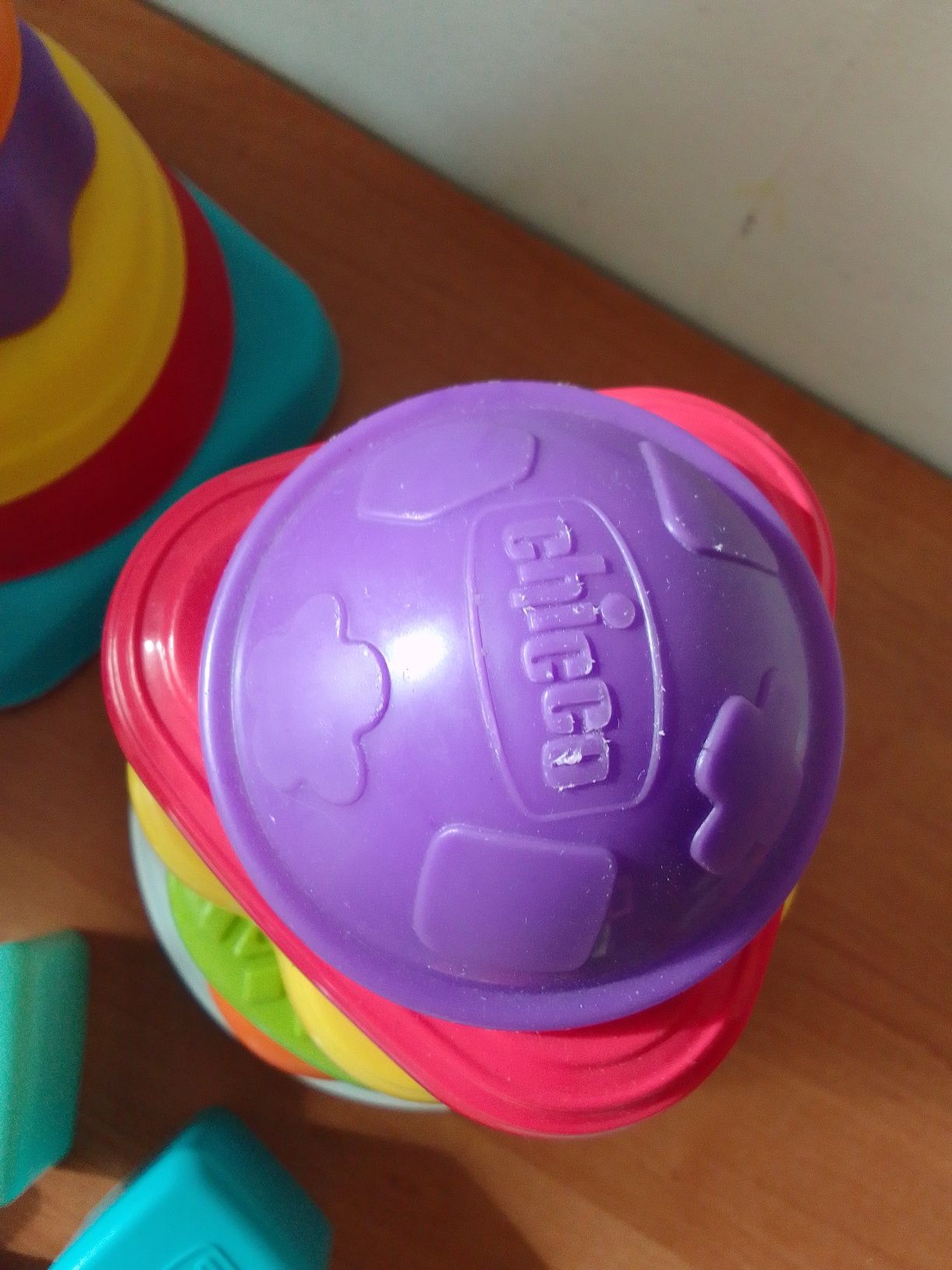 Chicco zabawki edukacyjne sorter wieże silikonowe i plastikowe kolory