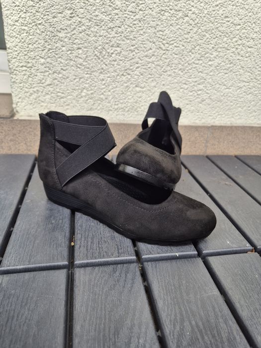 Czułenka na koturnie