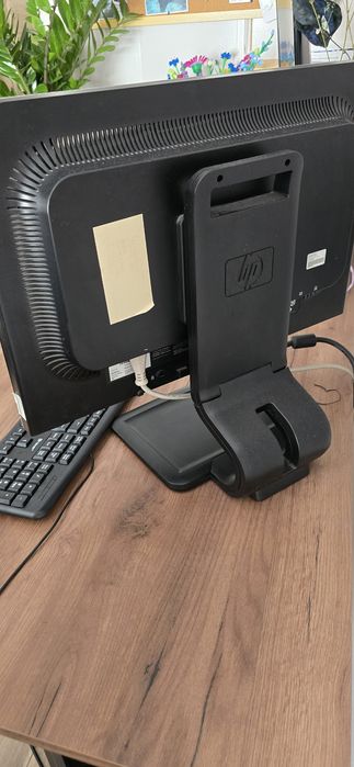 Komputer desktop - CQGV9E7 zestaw z monitorem HP, RAM 16 dysk 1.8 TB