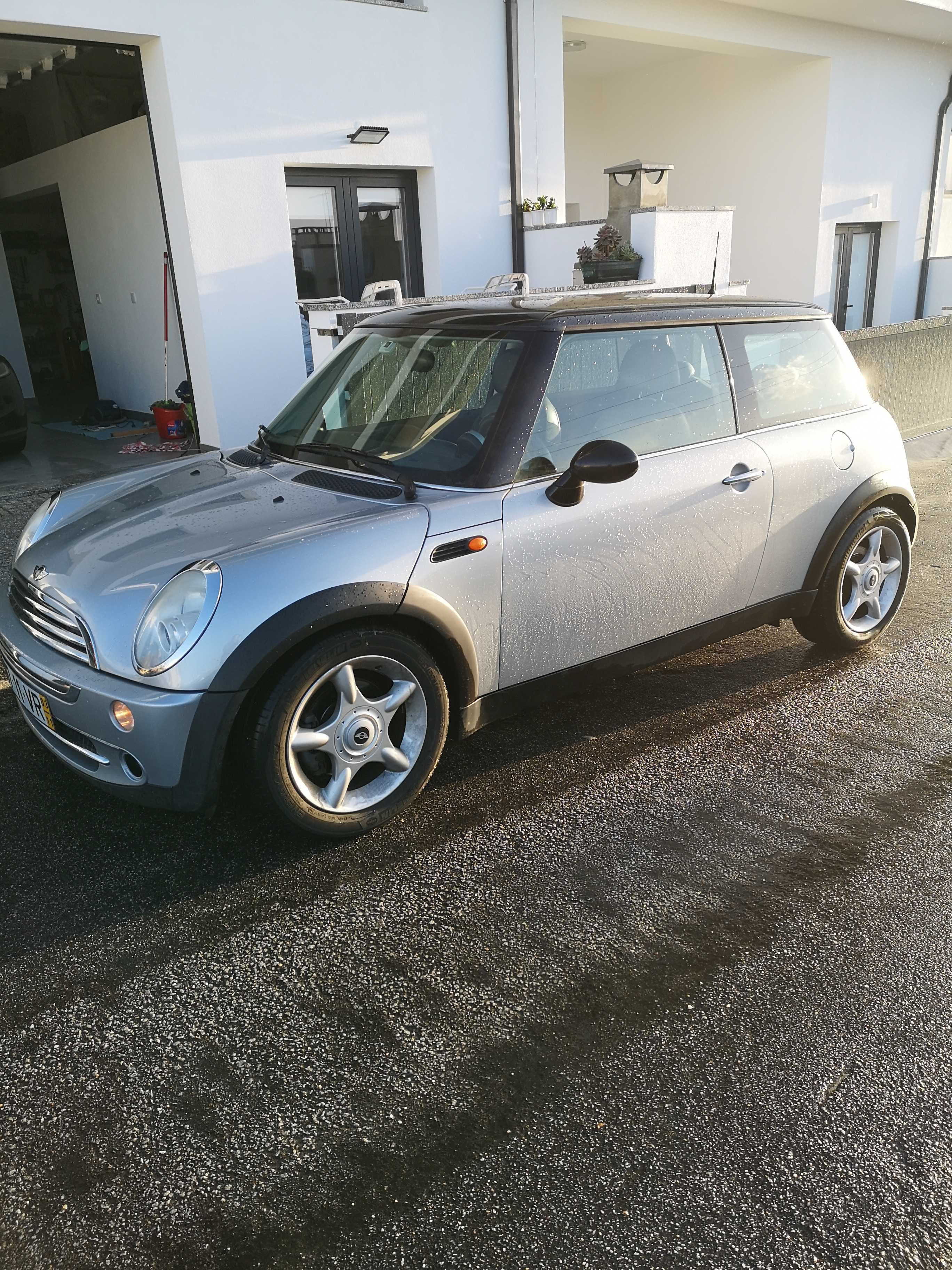 Mini Cooper R50 2003