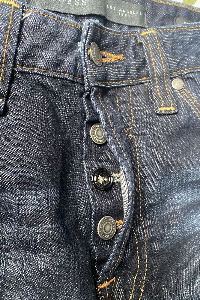 Jeansowe męskie spodnie typu tapered jeans GUESS r. S - 30