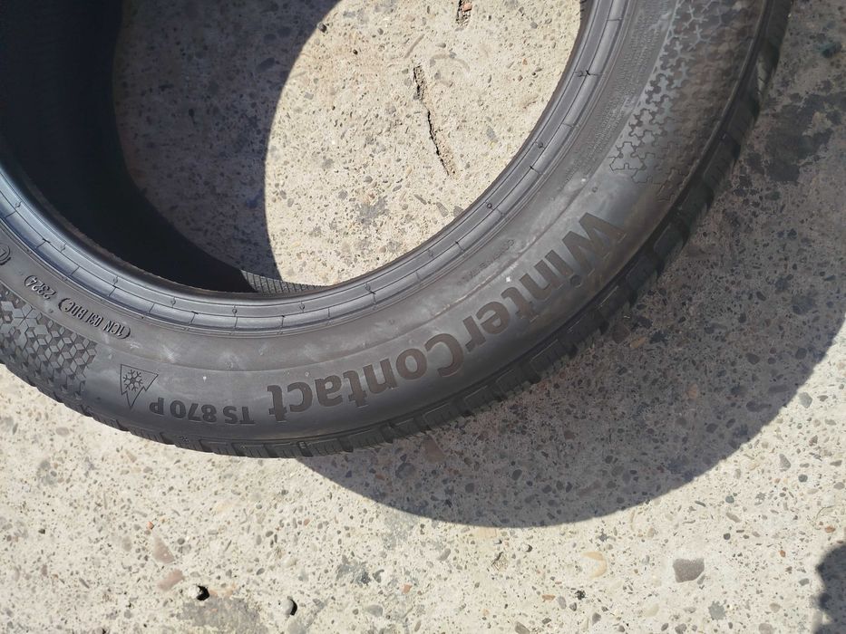 Резина (шини) зимові 215-55-17 Continental з Німечини