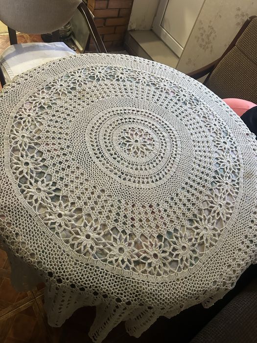 Скатерть большая вязаная крючком