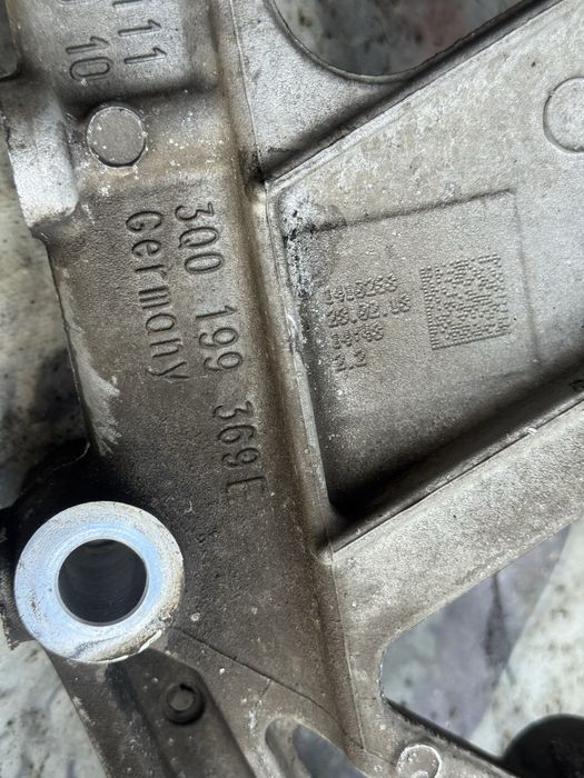 Підрамник подрамник 3Q0 199 369 E passat b8 пасат б8