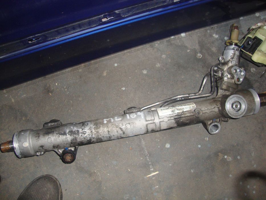 Mercedes ML 164 Maglownica uszkodzona tuleja