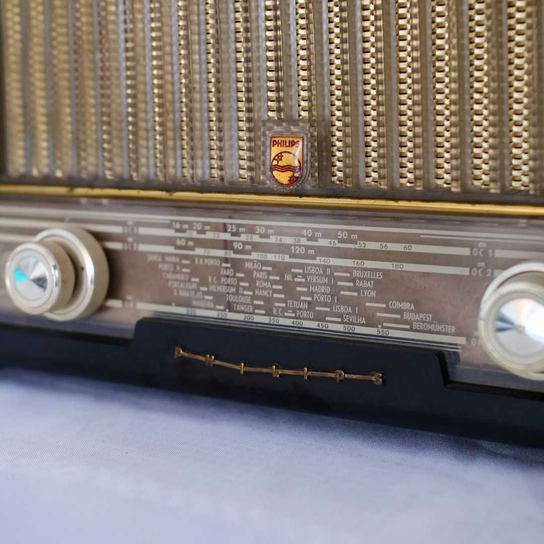 Rádio Philips B3 LN66 U35 (antigo, anos 50)