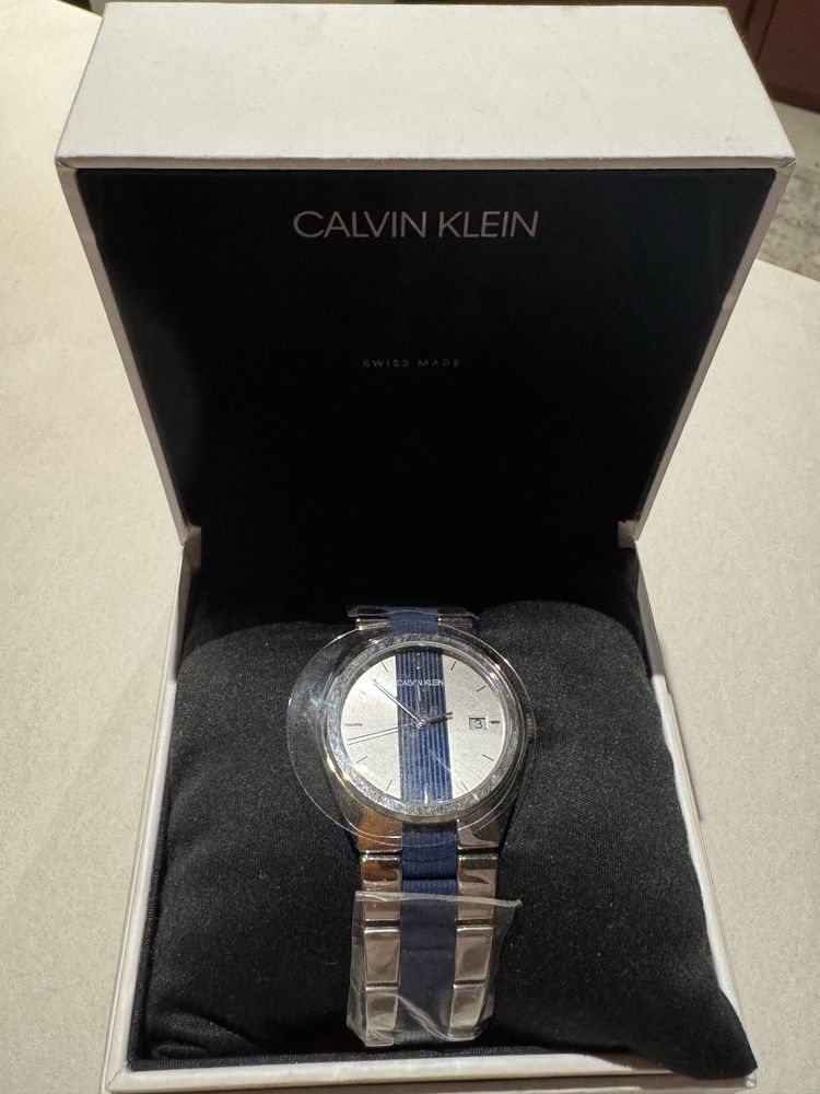 Годинник calvin klein