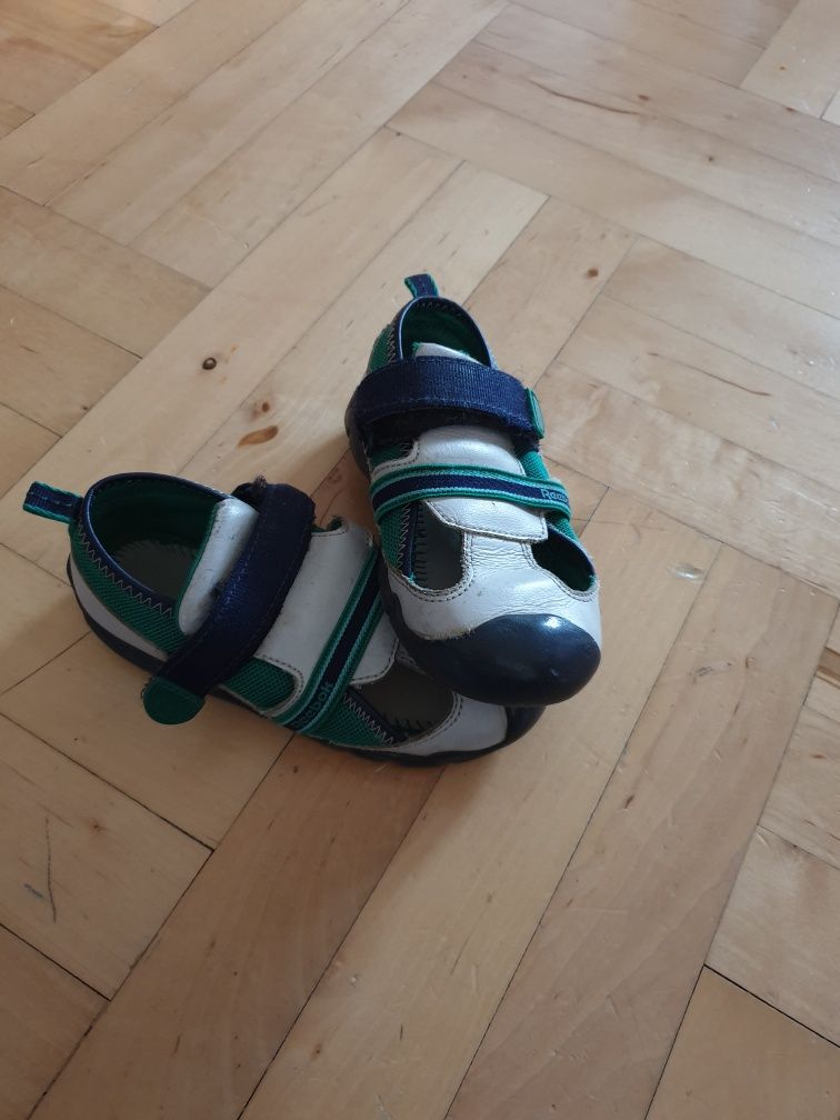 Sandałki Reebok pełne