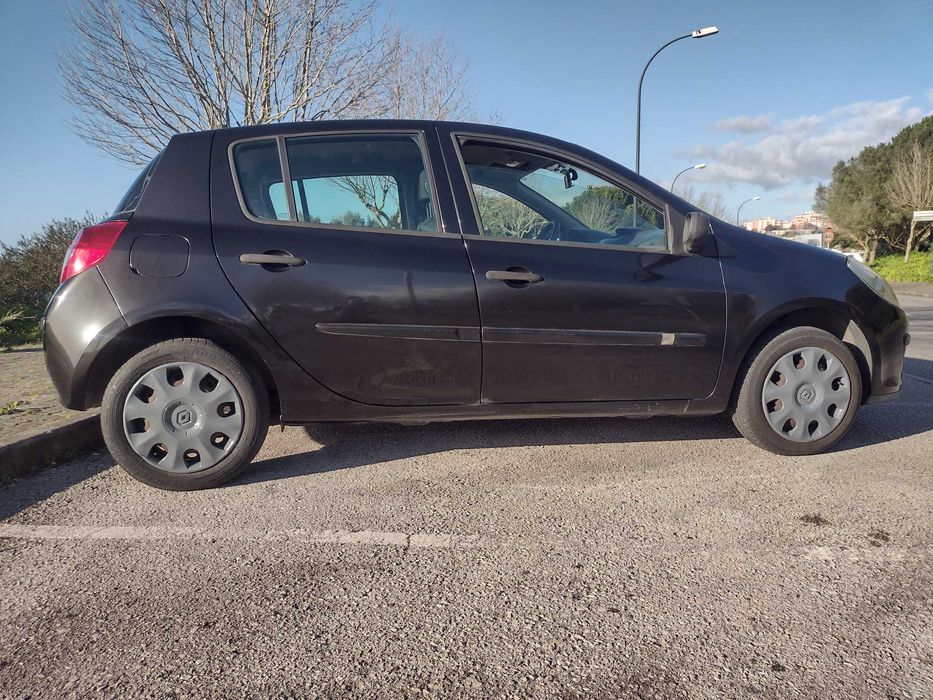 Renault Clio III Gasolina 1.2 - 5 portas - 2006
