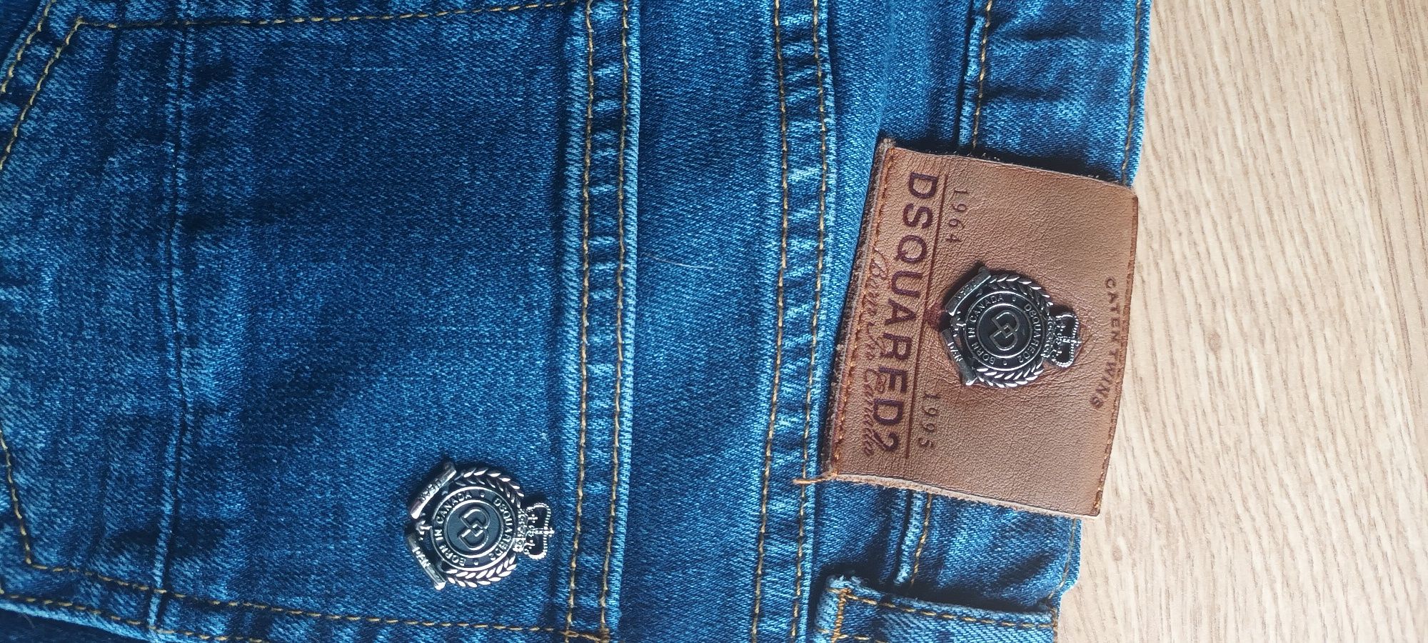 Spodnie jeansy przetarcia 152 dsquared2