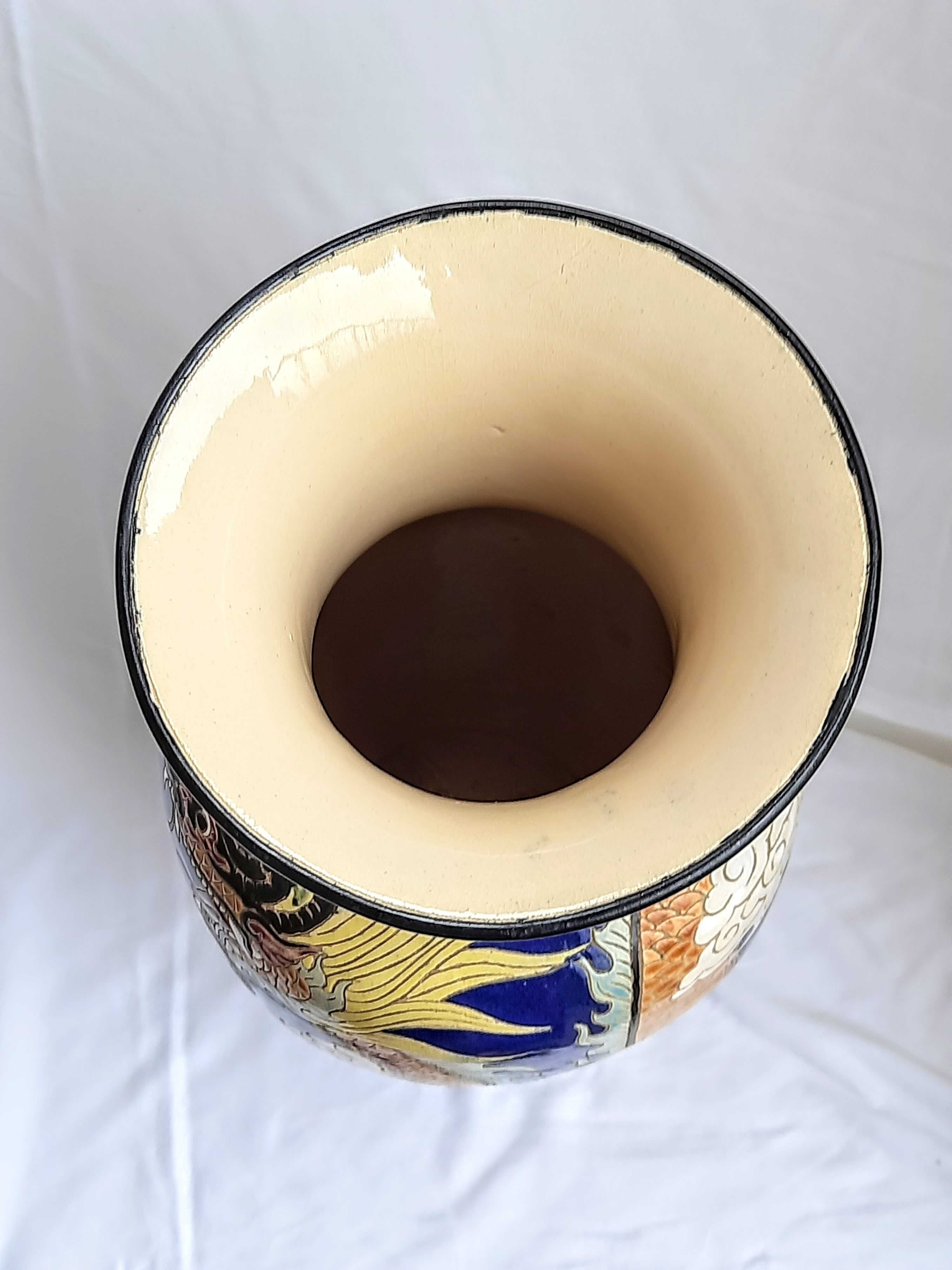 Duży wazon ceramiczny motyw smoka.