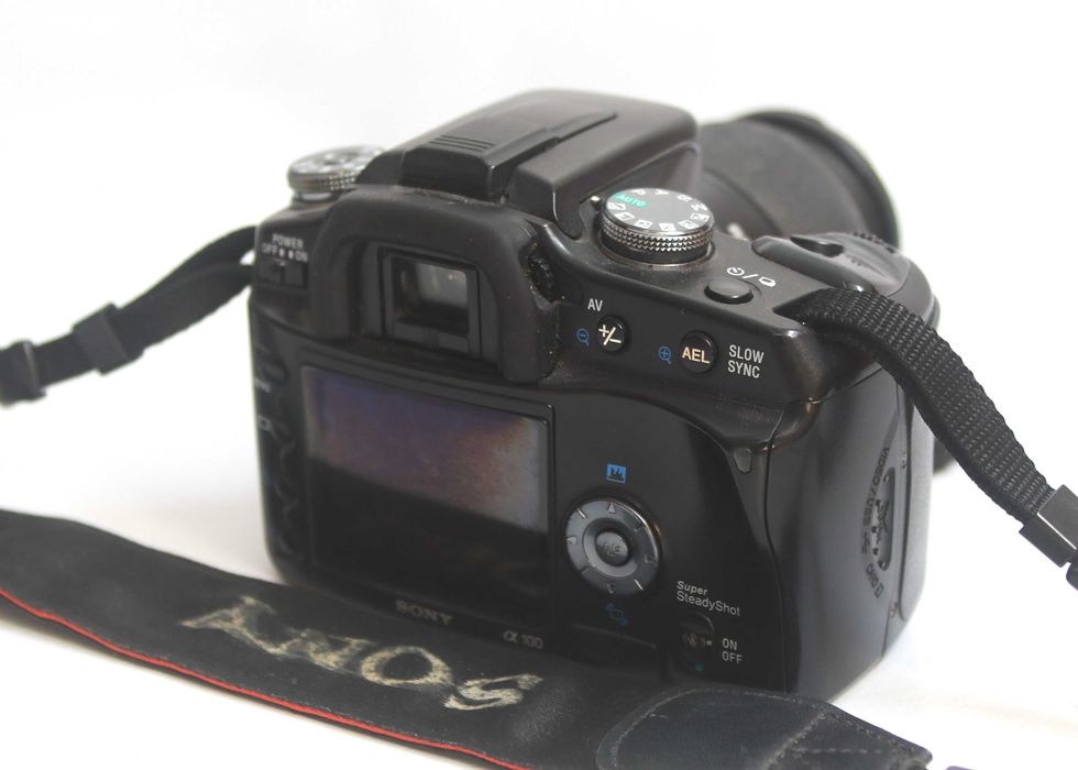 Sony A100 com lente Sony 18-70mm máquina fotográfica digital reflex