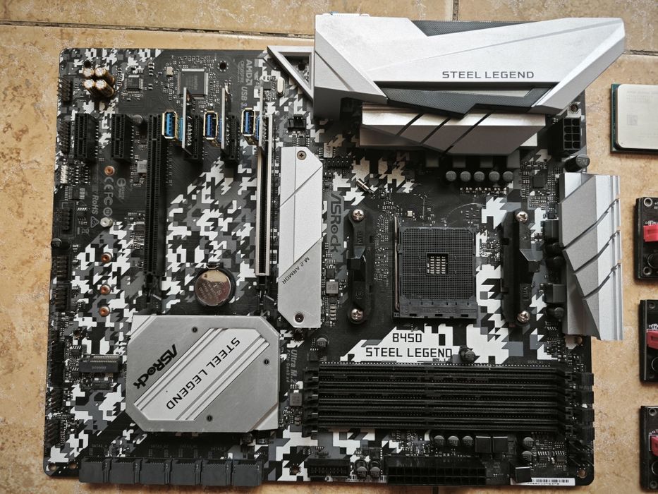 Материнская плата ASRock B450 Steel Legend.