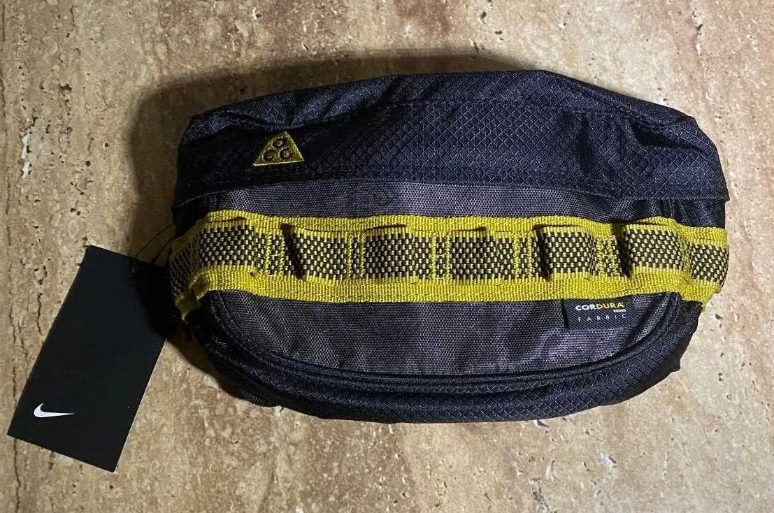 Сумка NIKE ACG Karst Waist Pack DD3390-010