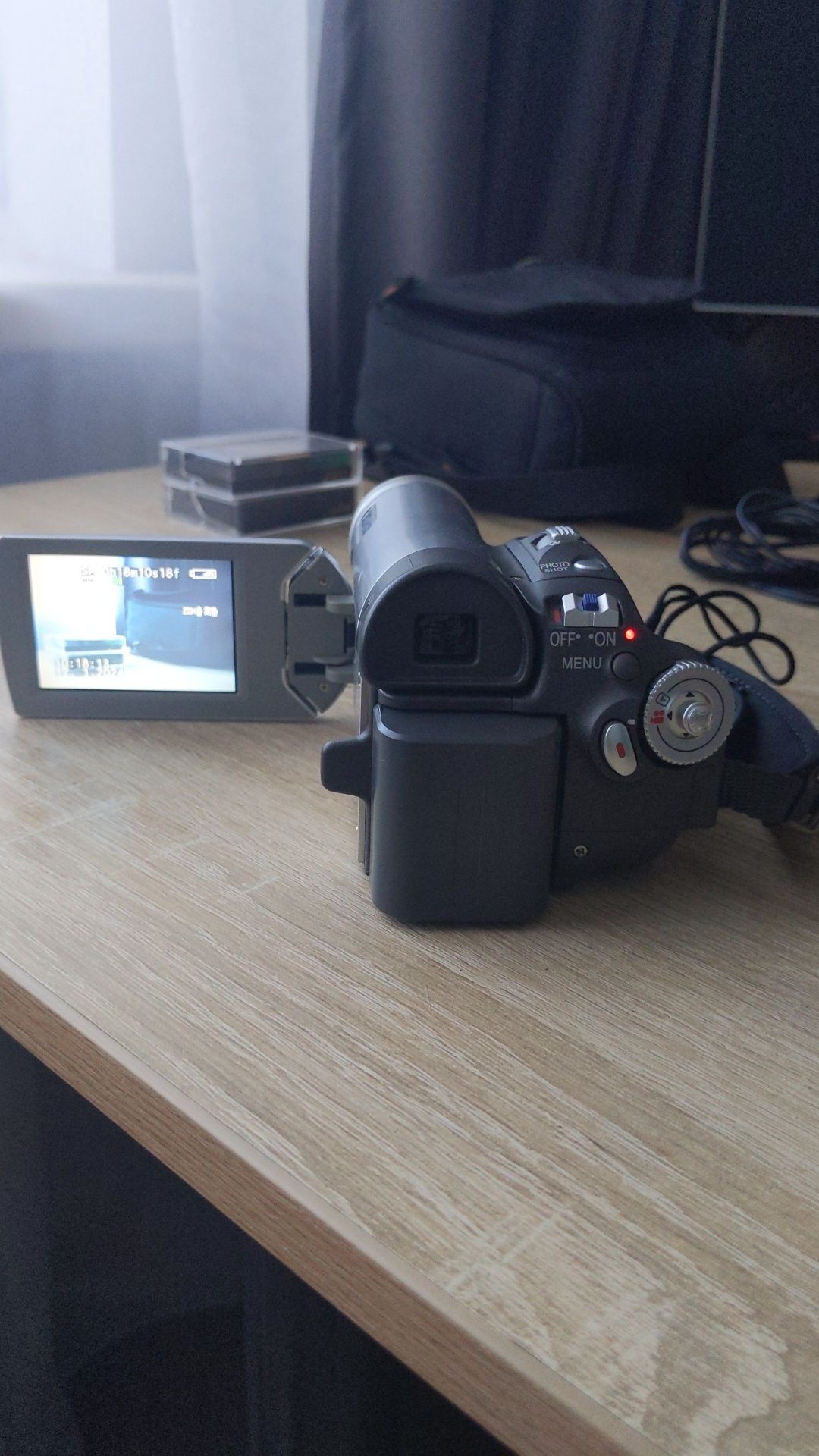 Продам видеокамеру Panasonic NV-GS27