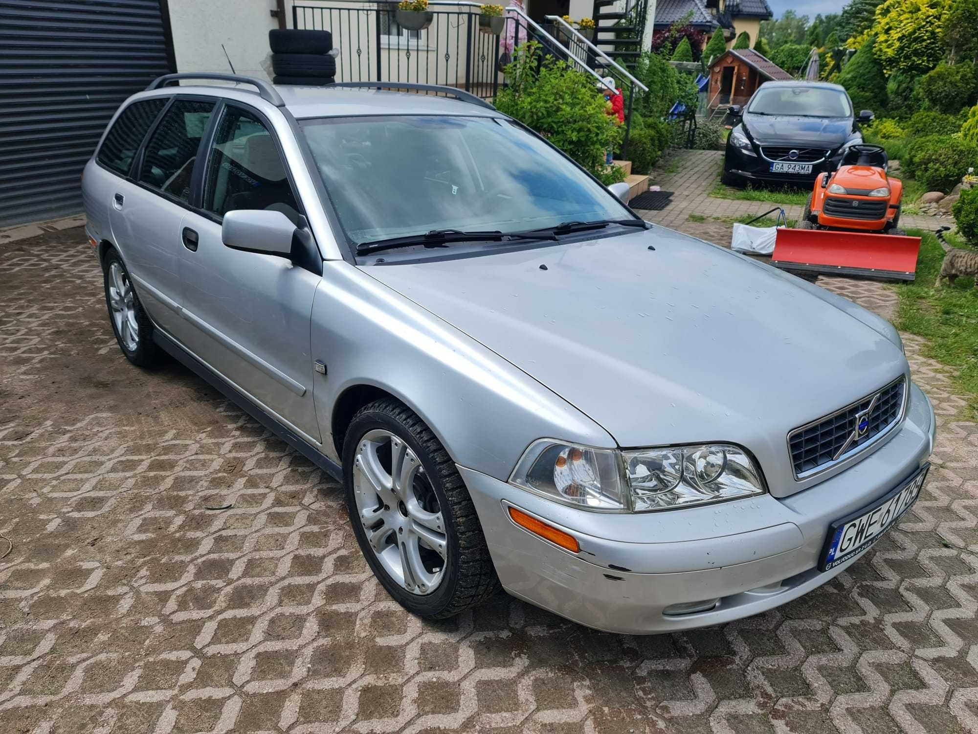 Volvo V40 1.9 D 2003r