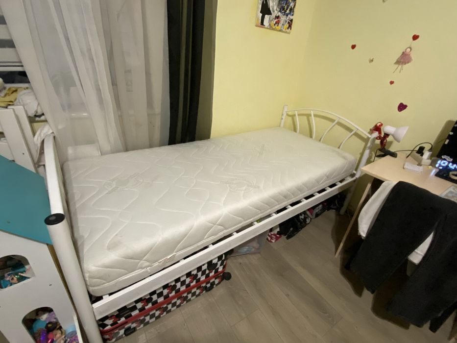 Ліжко металеве біле