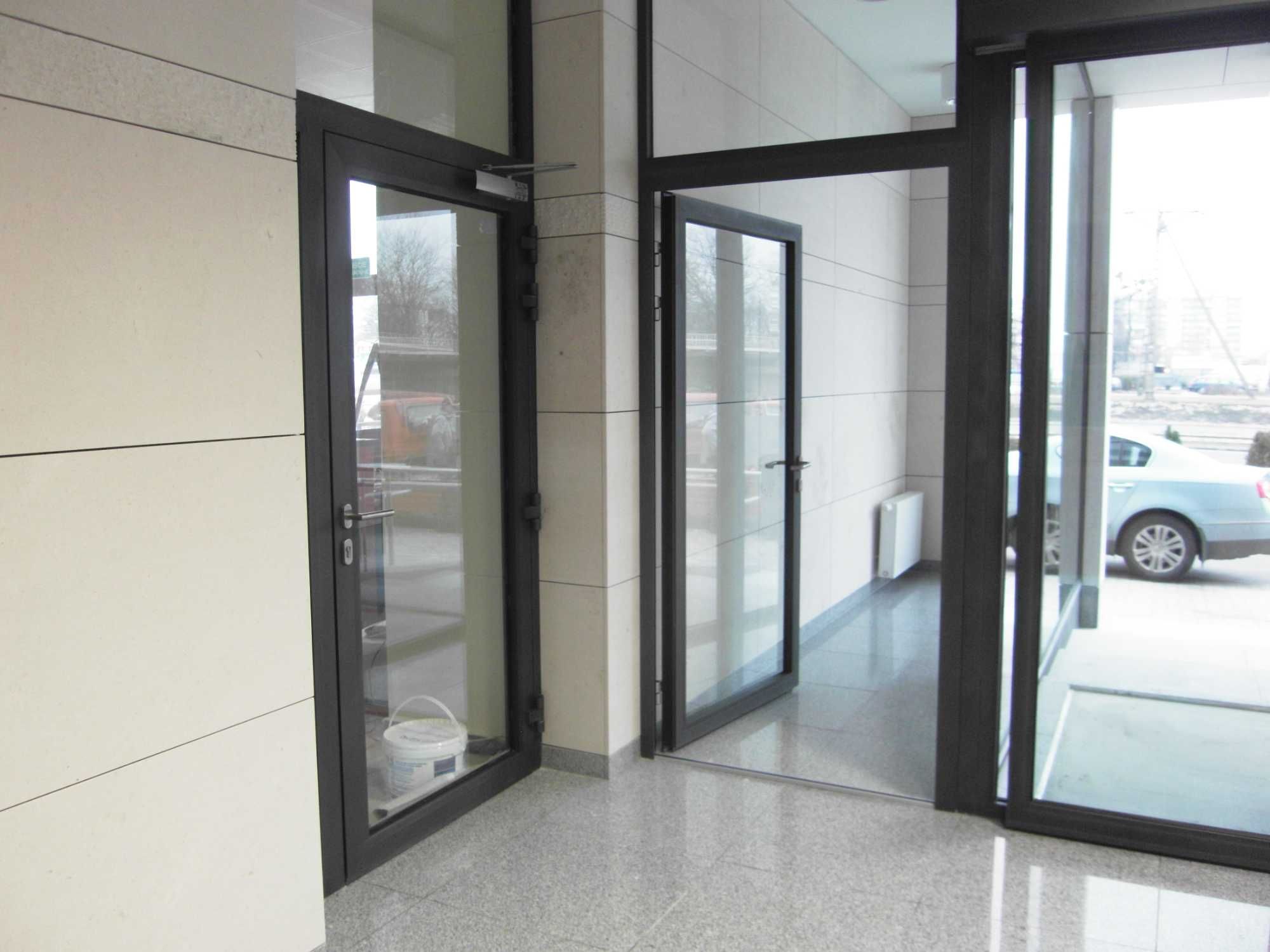 Całe piętro w nowoczesnym biurowcu obok Magnolii (winda, klimatyzacja)