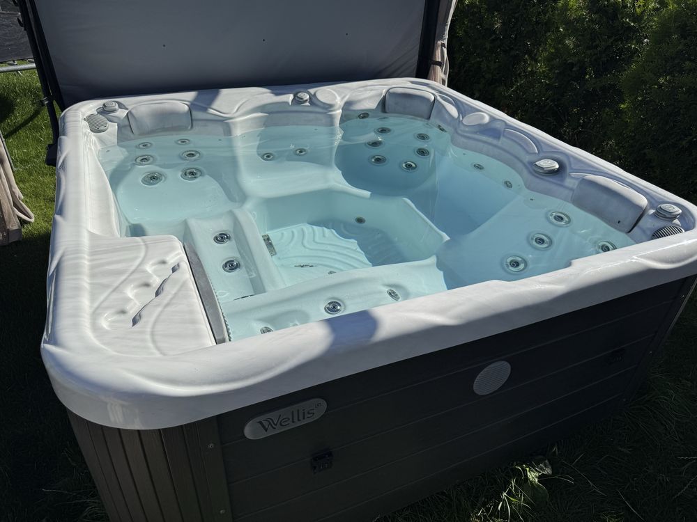 Jacuzzi Wellis z hydromasażem 5-os Pluto