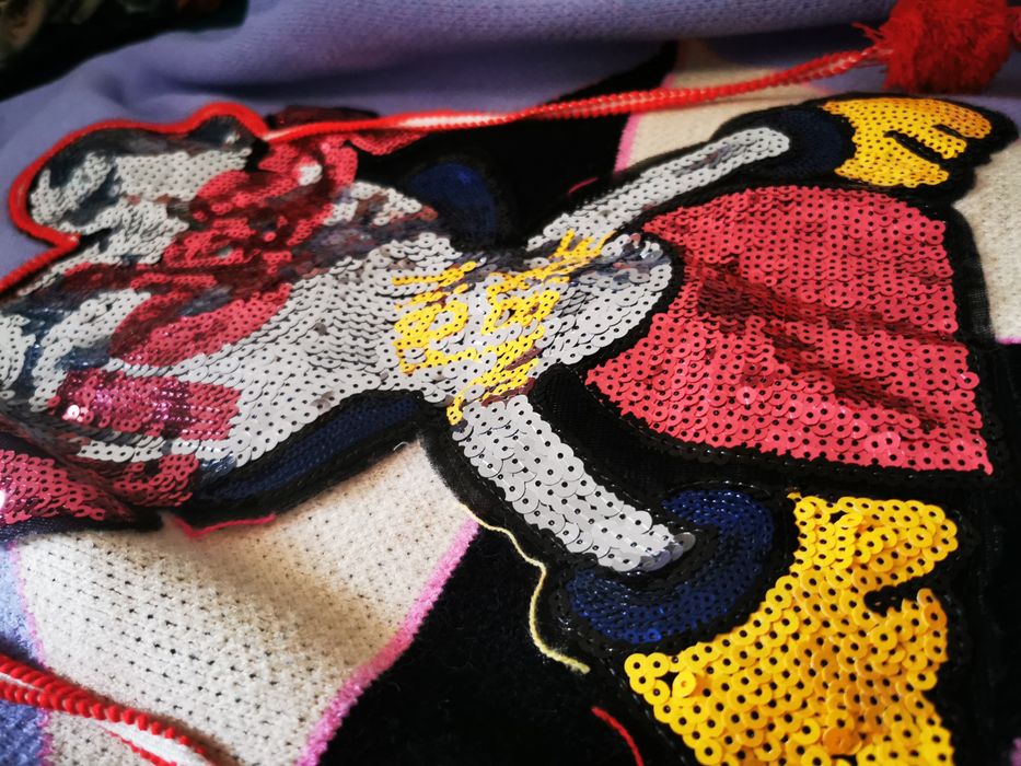 Sweterek damski Disney Miki mouse cekiny pompony