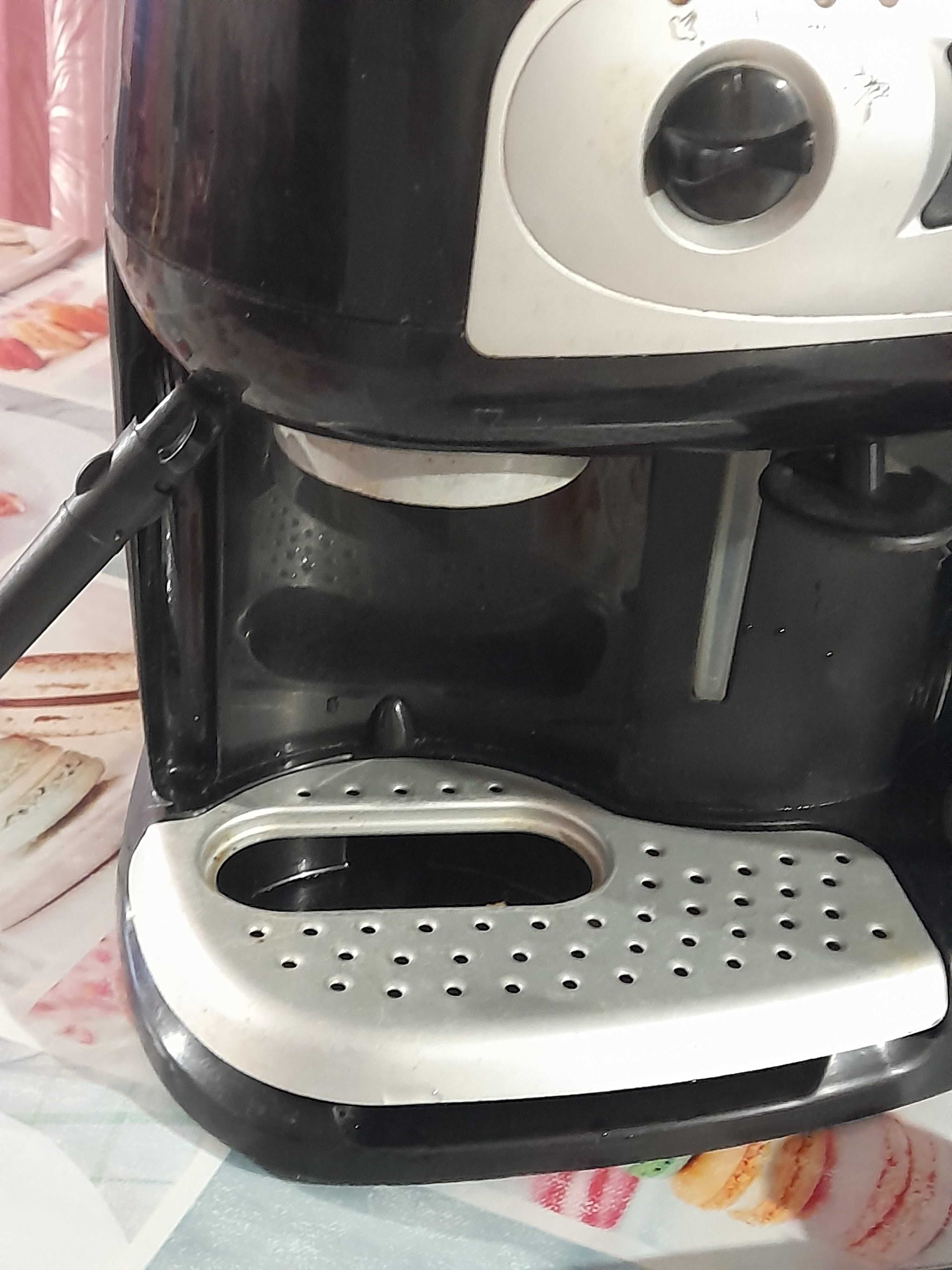 Кофеварка Delonghi BCO 261.B