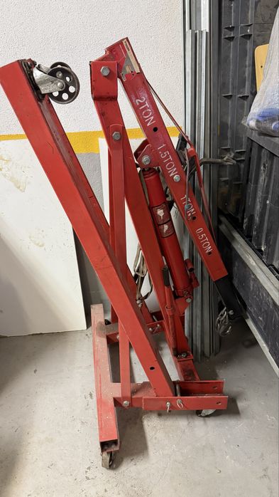 Grua hidráulica 2Tn da Mader