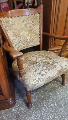 Stary fotel tapicerka gobelin