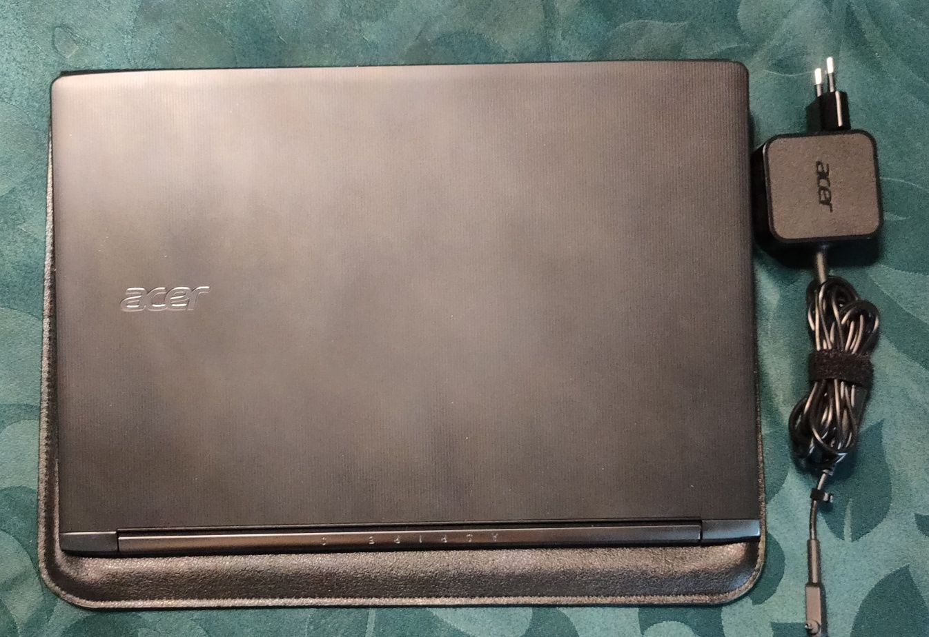 Computador portátil i7 Acer aspire S5-371