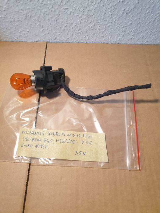 Wkładka kierunkowskazu przedniego mercedes W 202 C-180 99 rok