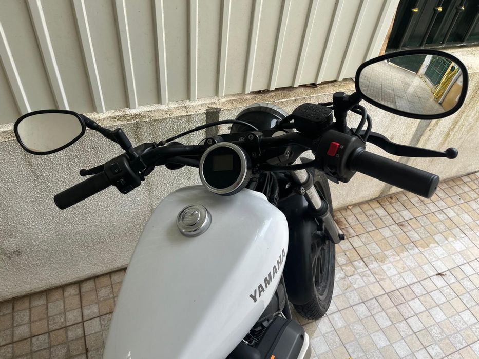 Yamaha XV 950 BRANCA