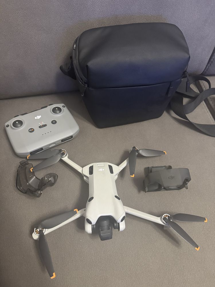 DJI Mini 4 Pro + vários extras