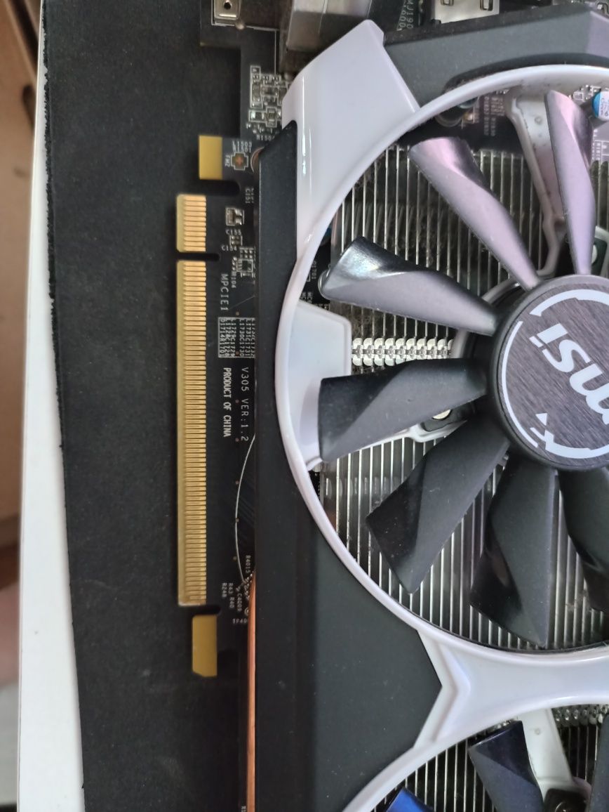 Продам видеокарту  MSI Radeon R7 370 2gb GDDR5 б/у