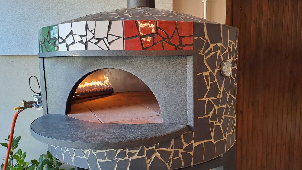 Piec do pizzy z palnikiem .  Hybryda Piec do chleba
