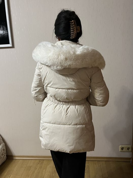 Біла куртка OYSHO