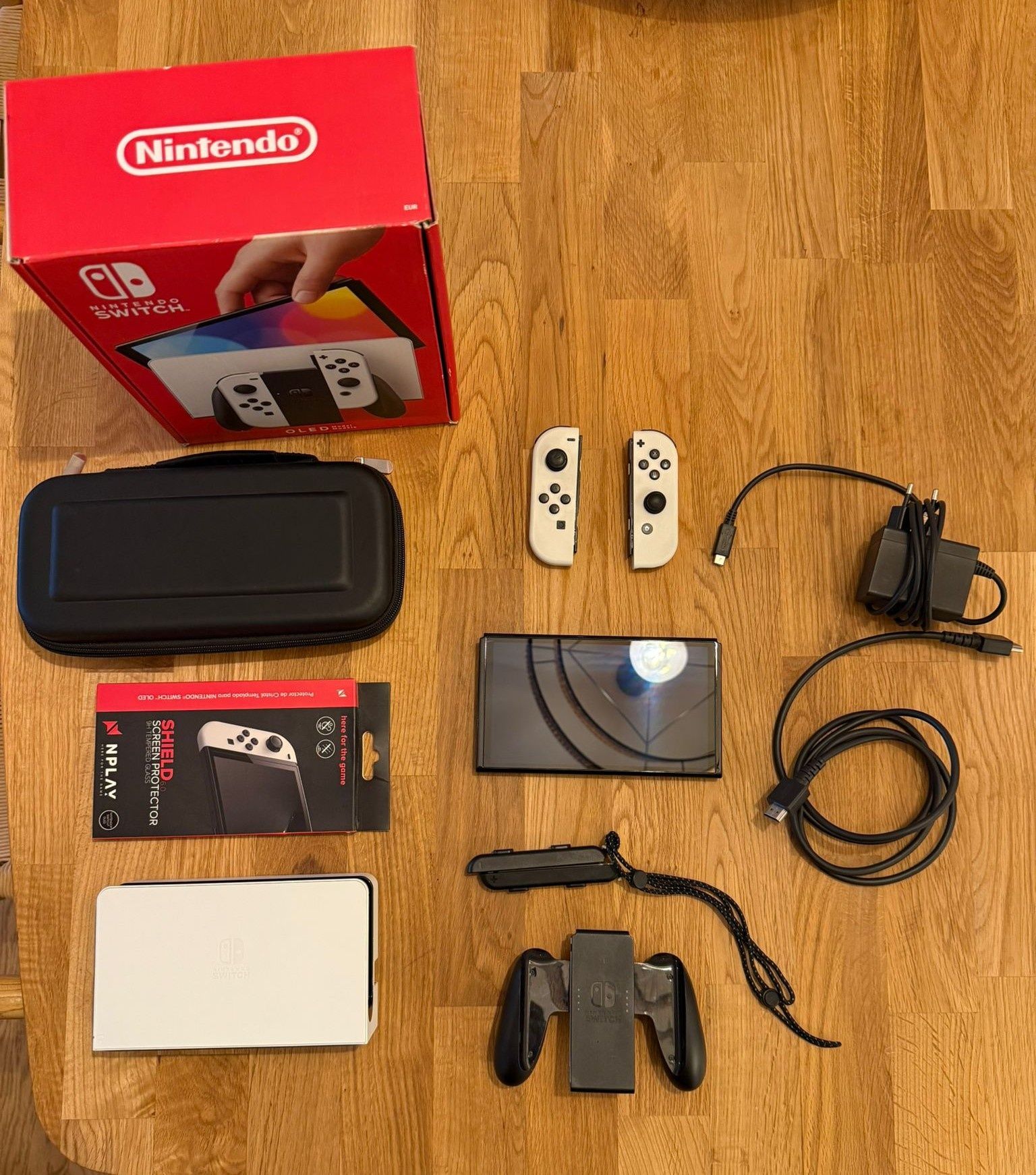 Nintendo Switch OLED + Cartão MicroSD 512GB + Extras