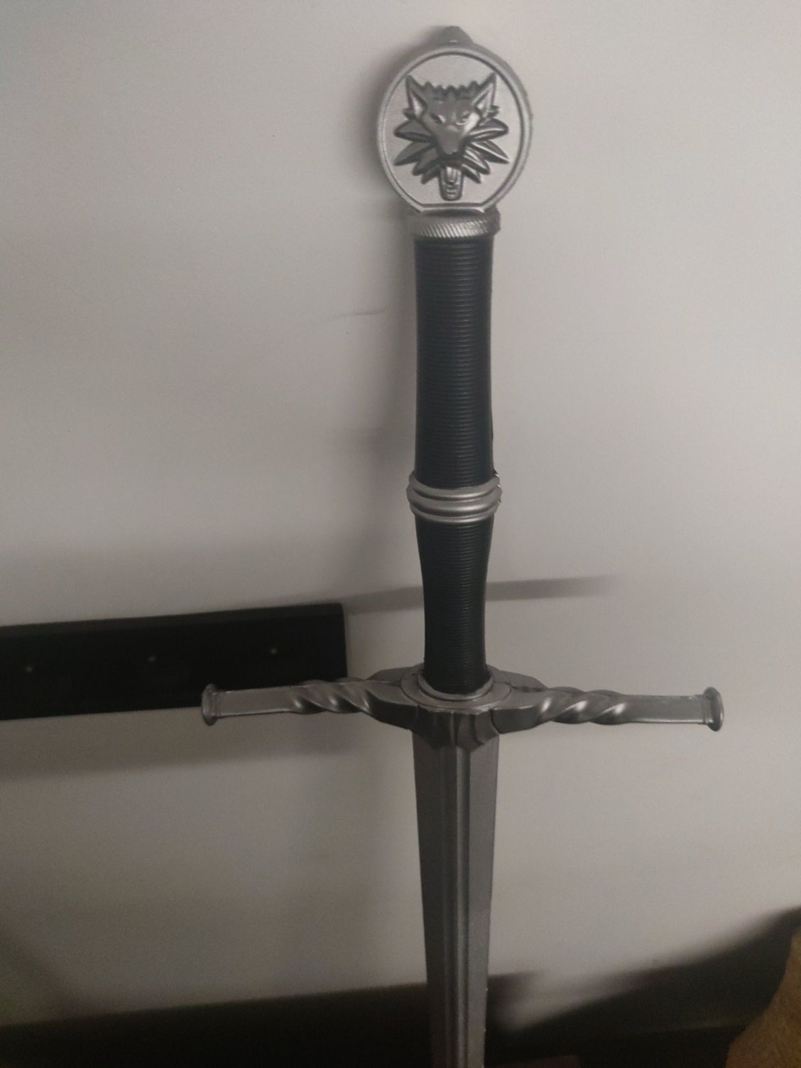 Miecz wiedźmina Geralta z Riwii 2 cosplay larp pianka