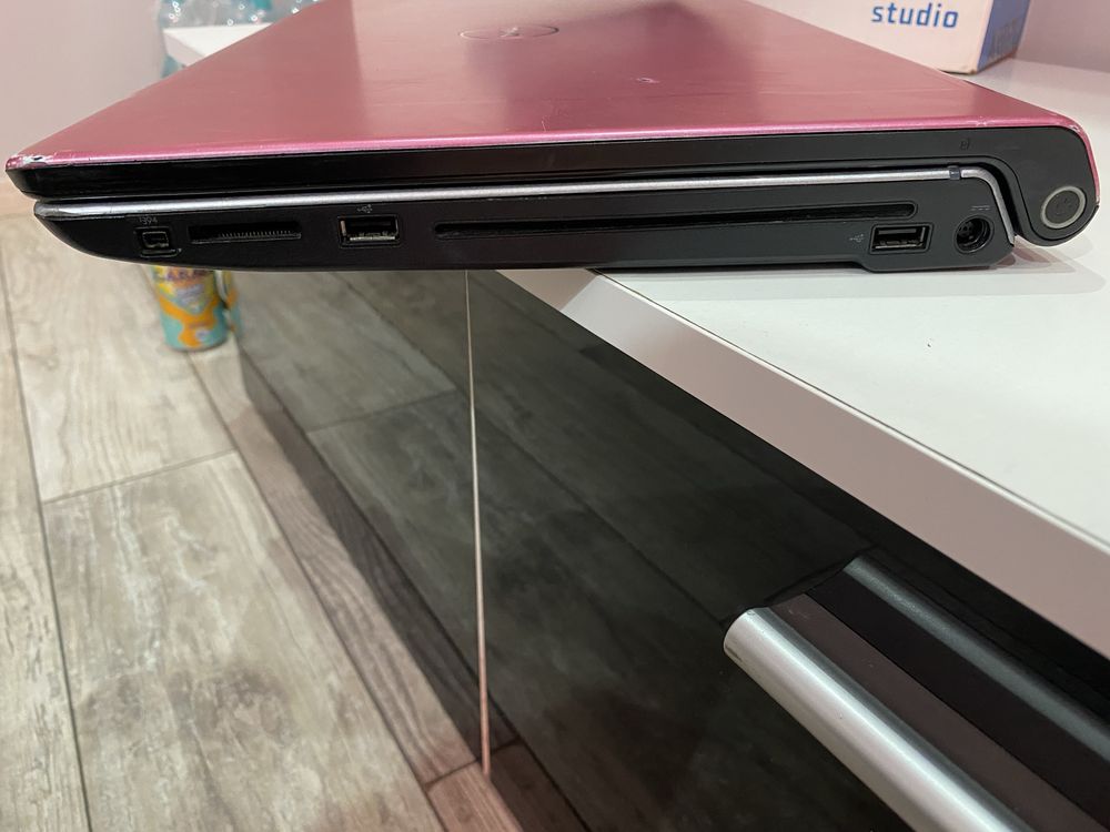 Laptop DEII Studio 1749