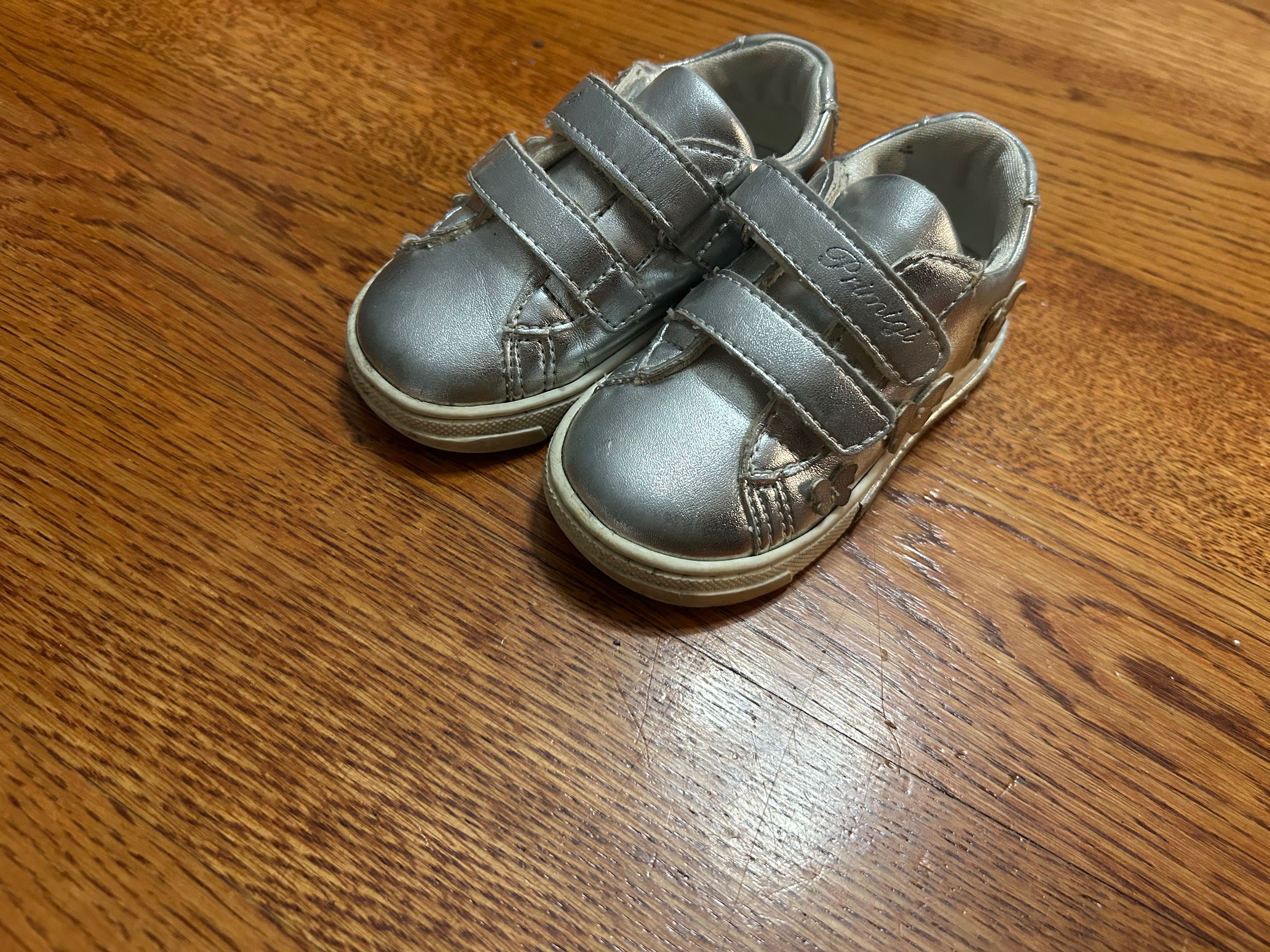Buty Primigi rozmiar 21