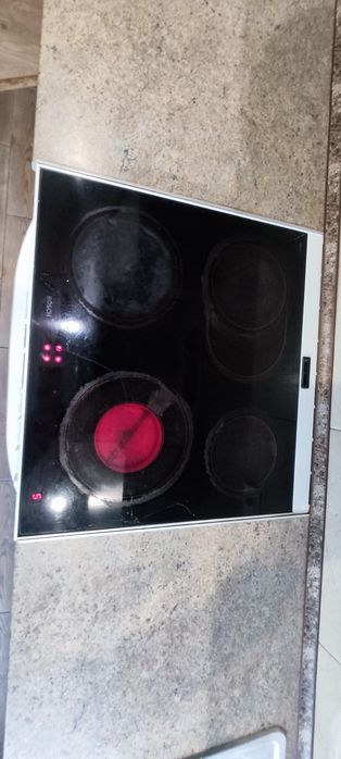 Продам електроплиту. 60 на 60 см.