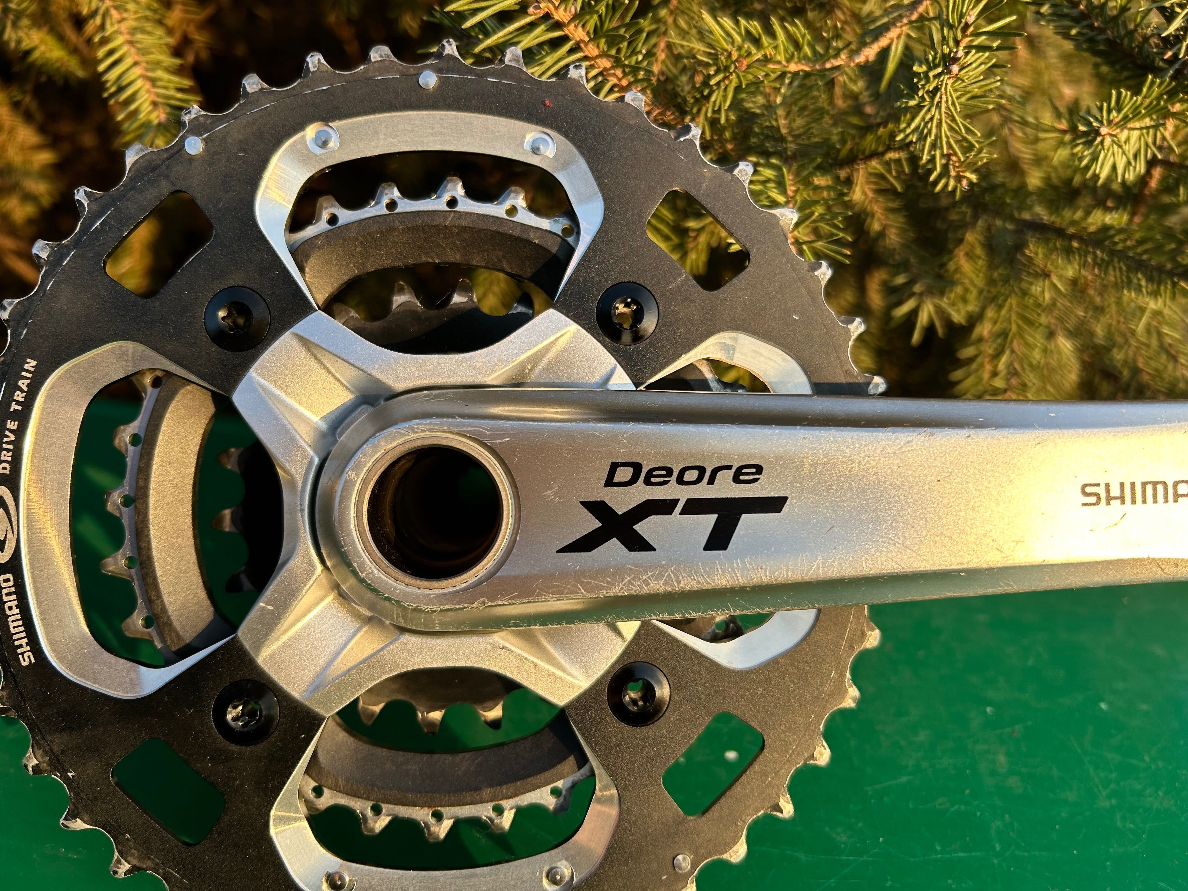 170 мм Шатуны, система Shimano Deore XT FC-M770