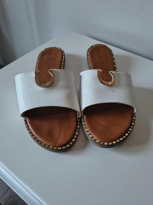 Sprzedam damskie klapki