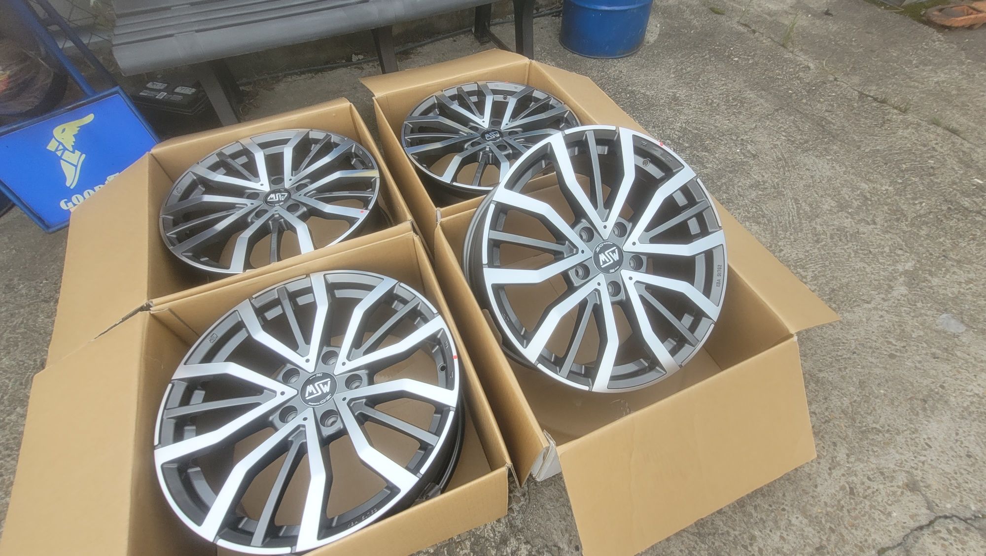 Felgi alumniowe 5x127 8j et 50 19" msw oz