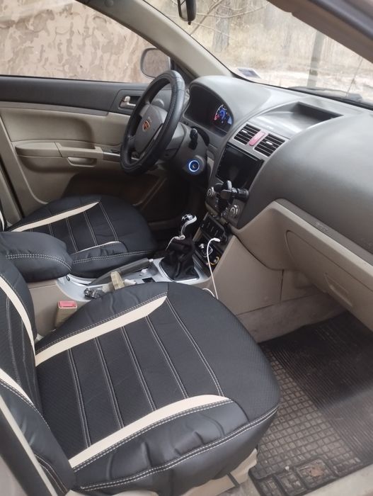 Джиллі емгранд ес7