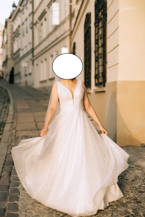 błyszcząca suknia ślubna + GRATIS