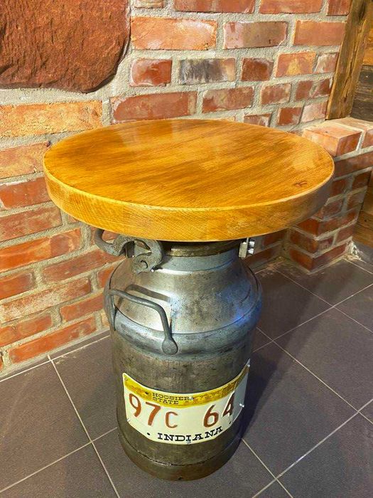 Stół kawowy, ekspozycyjny, antyk, industrialny