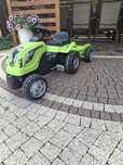 Traktor z przyczepą