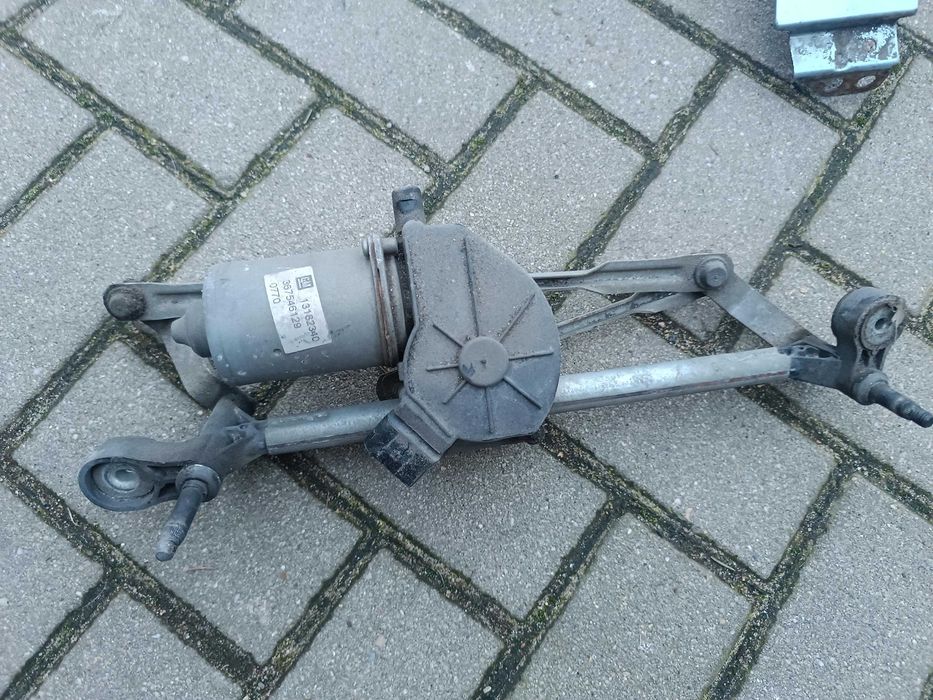 Opel Corsa D mechanizm wycieraczek przód z silniczkiem