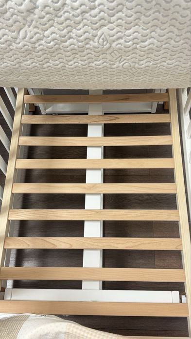 Ліжко дитяче з маятником