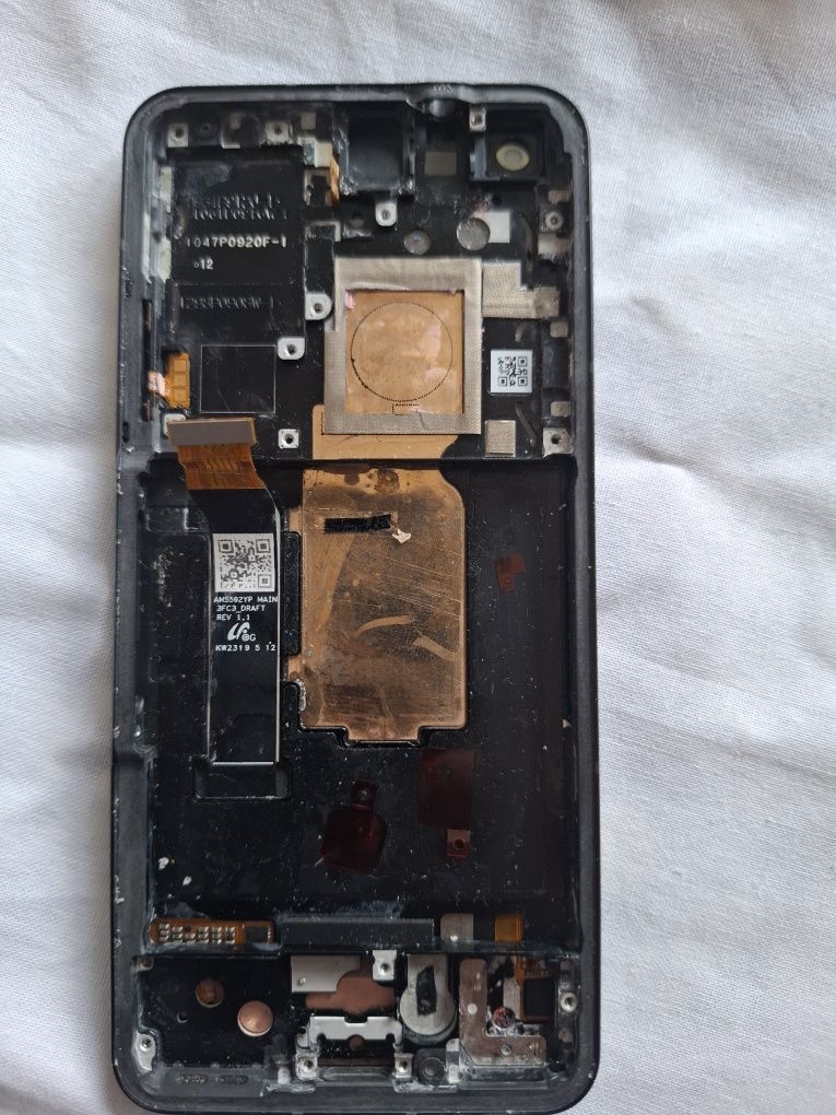 Wyświetlacz Asus zenfone 10 z małą wadą